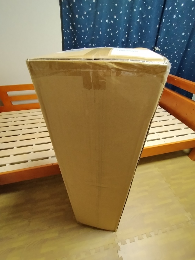 段ボールで届いた状態のフランスベッド:フォールドエア FD-PRE01