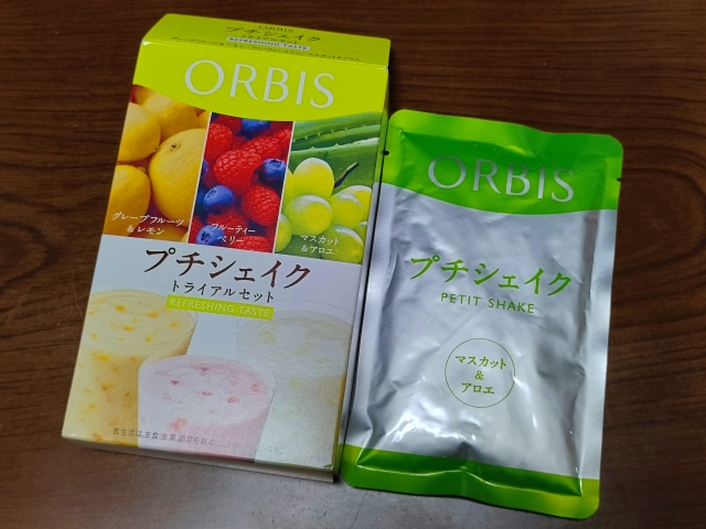 プチシェイクのトライアルセットと個包装の写真